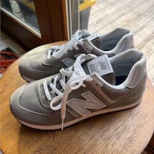 New Balance Gray and White 574 Classic Athletic Shoes Sneakers